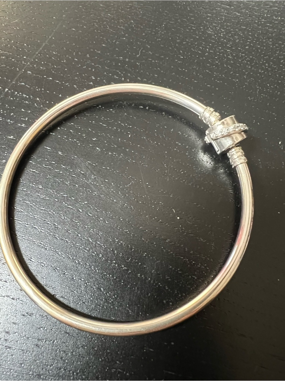 Pandora Moments Sparkling
Shooting Star Clasp Bangle
Bracelet
